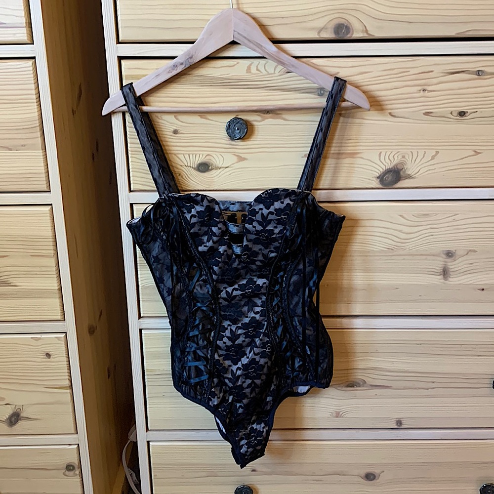 NWT Tripp NYC Cream Black Lace Corset Bodysuit Size Medium
